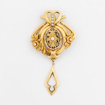18K gold and pearl brooch.