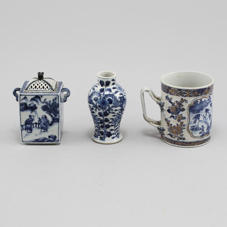 STOP, VAS samt RÖKELSEKAR, porslin, Kina, 1800/1900-tal.