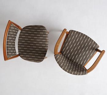 Finn Juhl, a set of 4 'SW86' + 1 oak chairs, Søren Willadsen, Denmark.