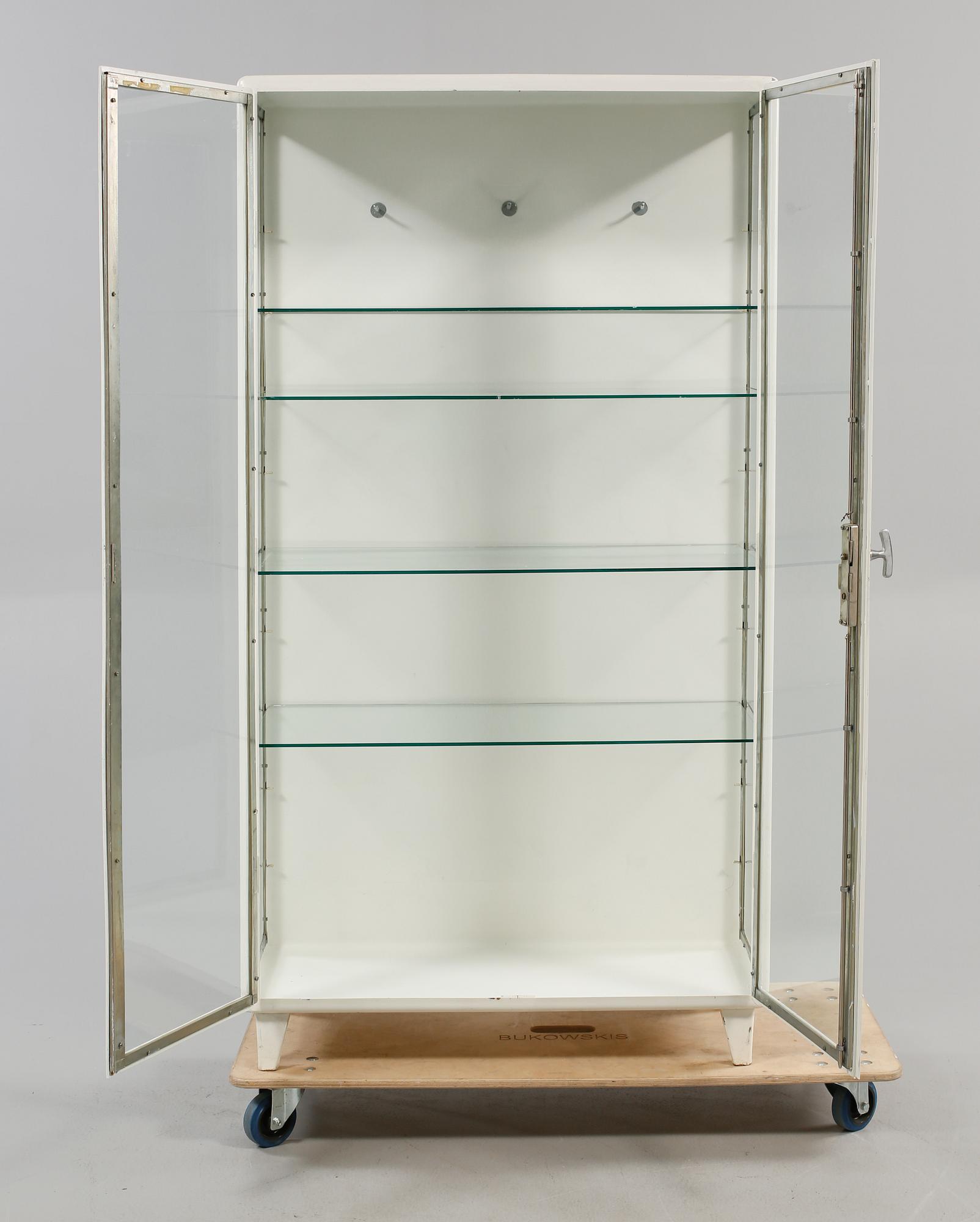 LÄKARSKÅP, 1900-talets andra hälft.