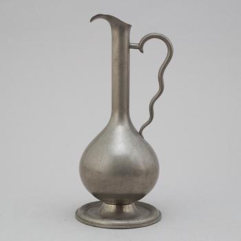 A pewter vase byr Ystad tenn 1929.