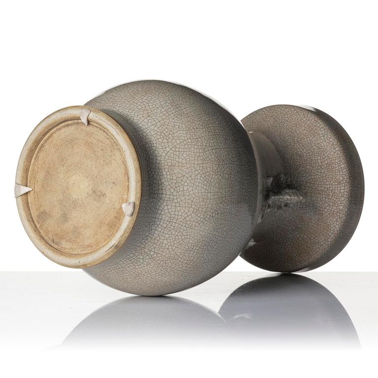 Vas, ge-glasyr. Qingdynastin, 1800-tal.