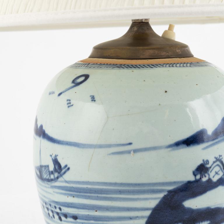 Bojan / bordslampa, porslin, Kina, Qingdynastin, 1800-tal.