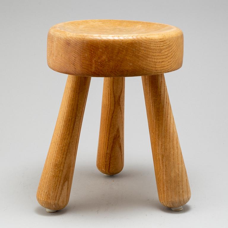 An oak stool by Ingvar Hildingsson, late 20th century.