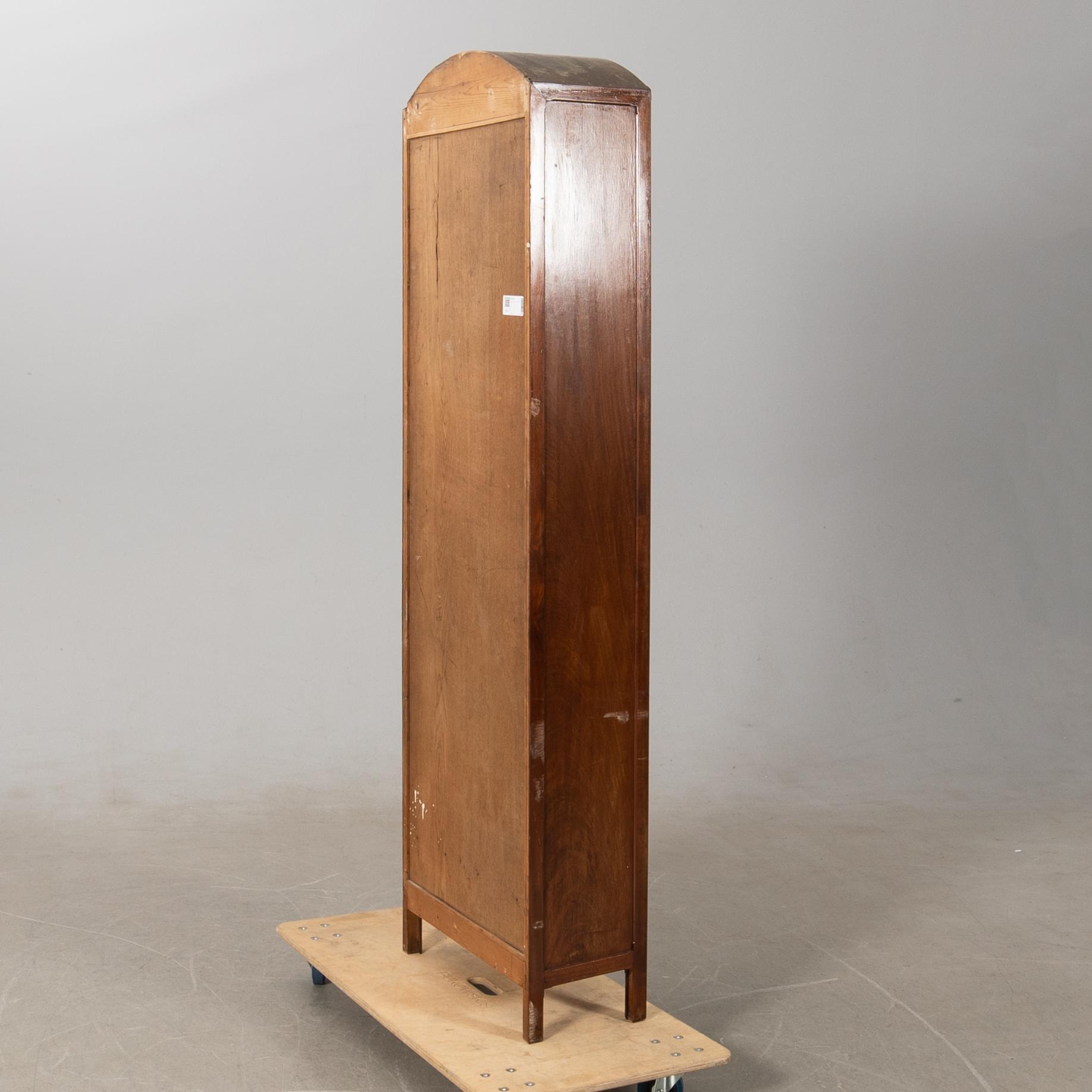 Display cabinet/Cabinet, first half of the 20th century.