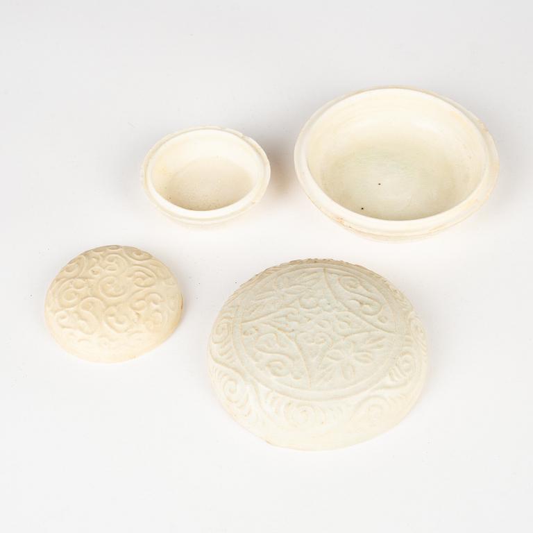 Two Qingbai boxes with covers, Songdynasty (960-1279).