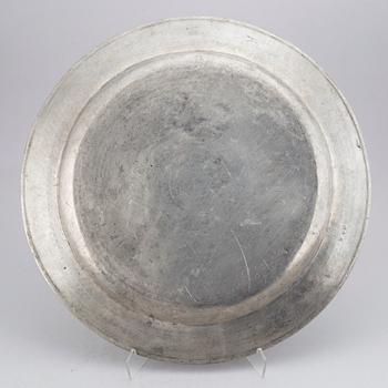 PLATE, pewter, by Johan Lang, Stockholm 1717.