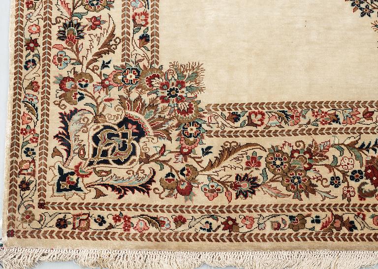 OLD SILK KASHAN/QUM.