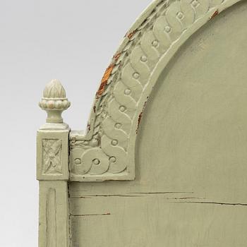 A late Gustavian bed, circa 1800.