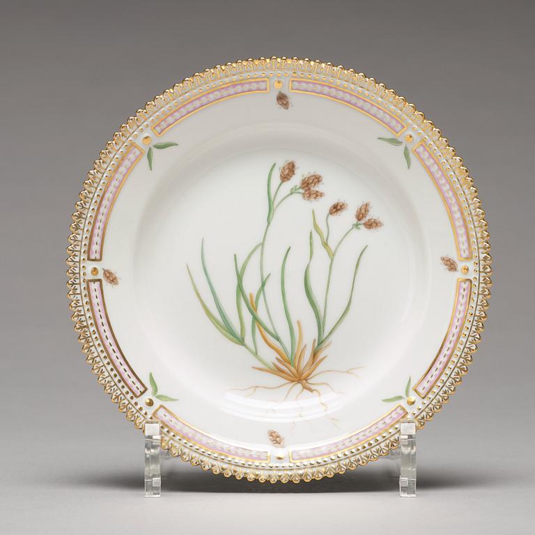 A set of six Royal Copenhagen 'Flora Danica' dishes, Denmark, 20th Century.