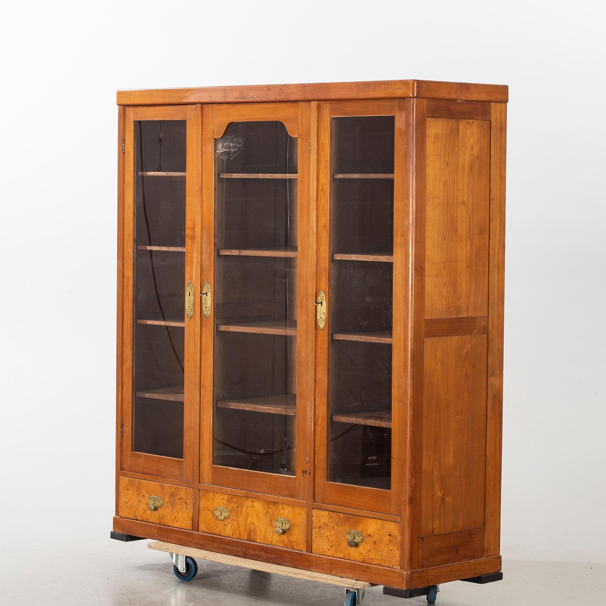 BOKSKÅP/VITRINSKÅP tidigt 1900-tal.