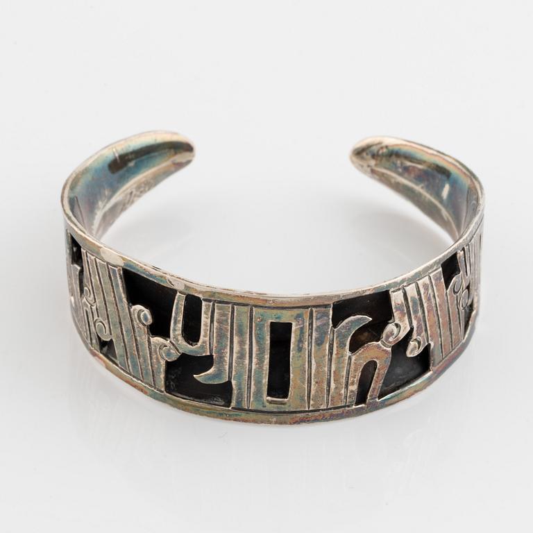 Silver bangle, Mexico.