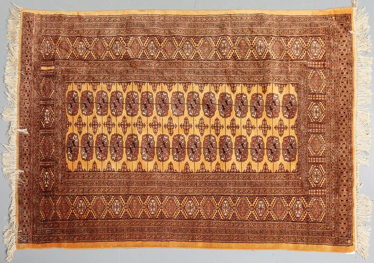 MATTA, Bochara, silkesinslag, old, 170 x 125 cm.