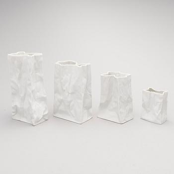 TAPIO WIRKKALA, NELJÄ MALJAKKOA, "Paperipussi", keramiikkaa, Rosenthal.
