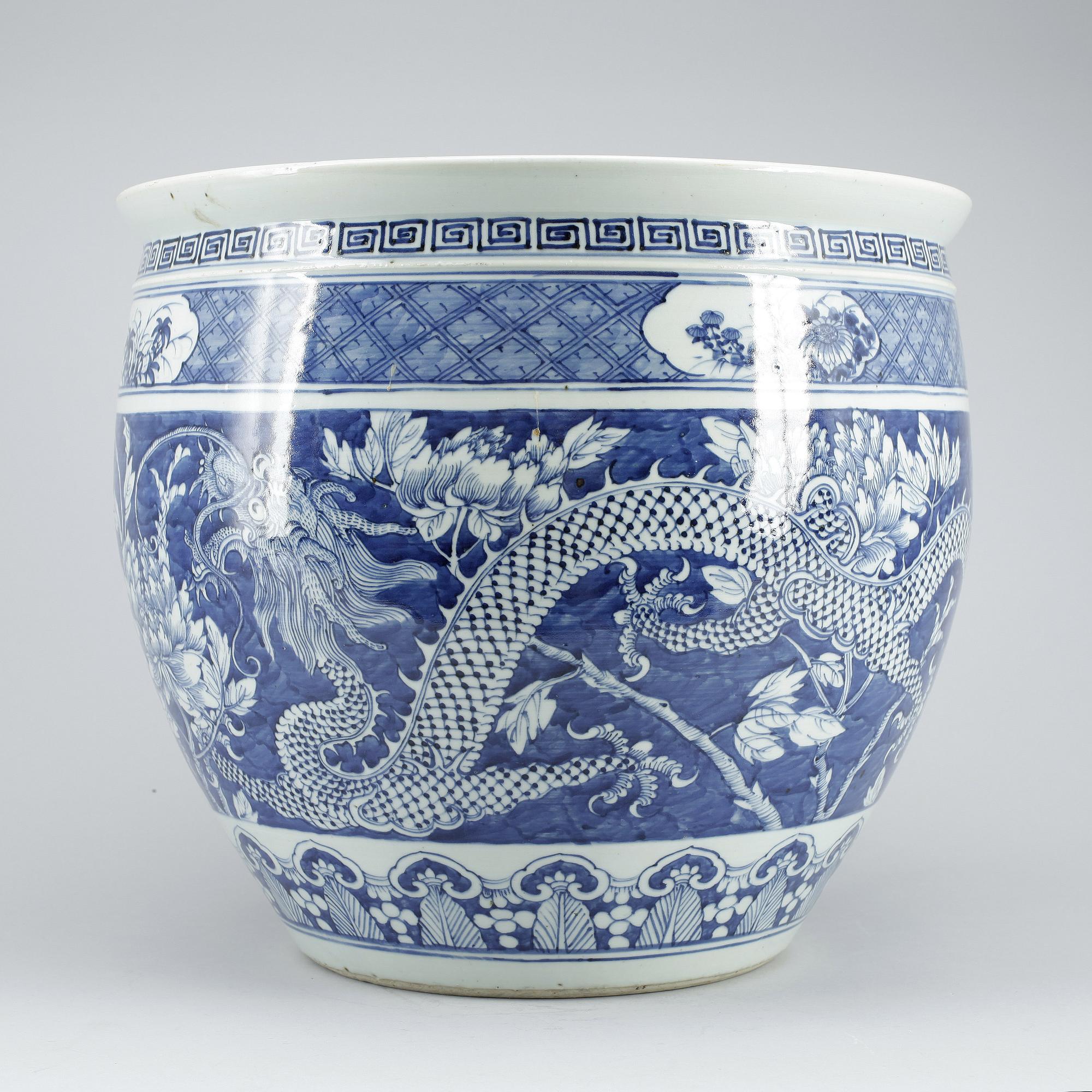 YTTERKRUKA, porslin, Kina, sen Qing-dynasti, 1800-talets slut.