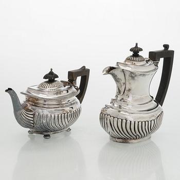 Kahvi- ja teekannu, hopeaa, Birmingham Englanti 1898.