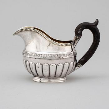 Jonas Auvin möjligen, gräddkanna, silver, S:t Petersburg 1837.