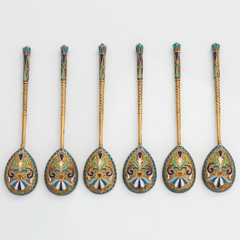 A set of six cloisonné enamel silver gilt teaspoons, Moscow 1898-1914.