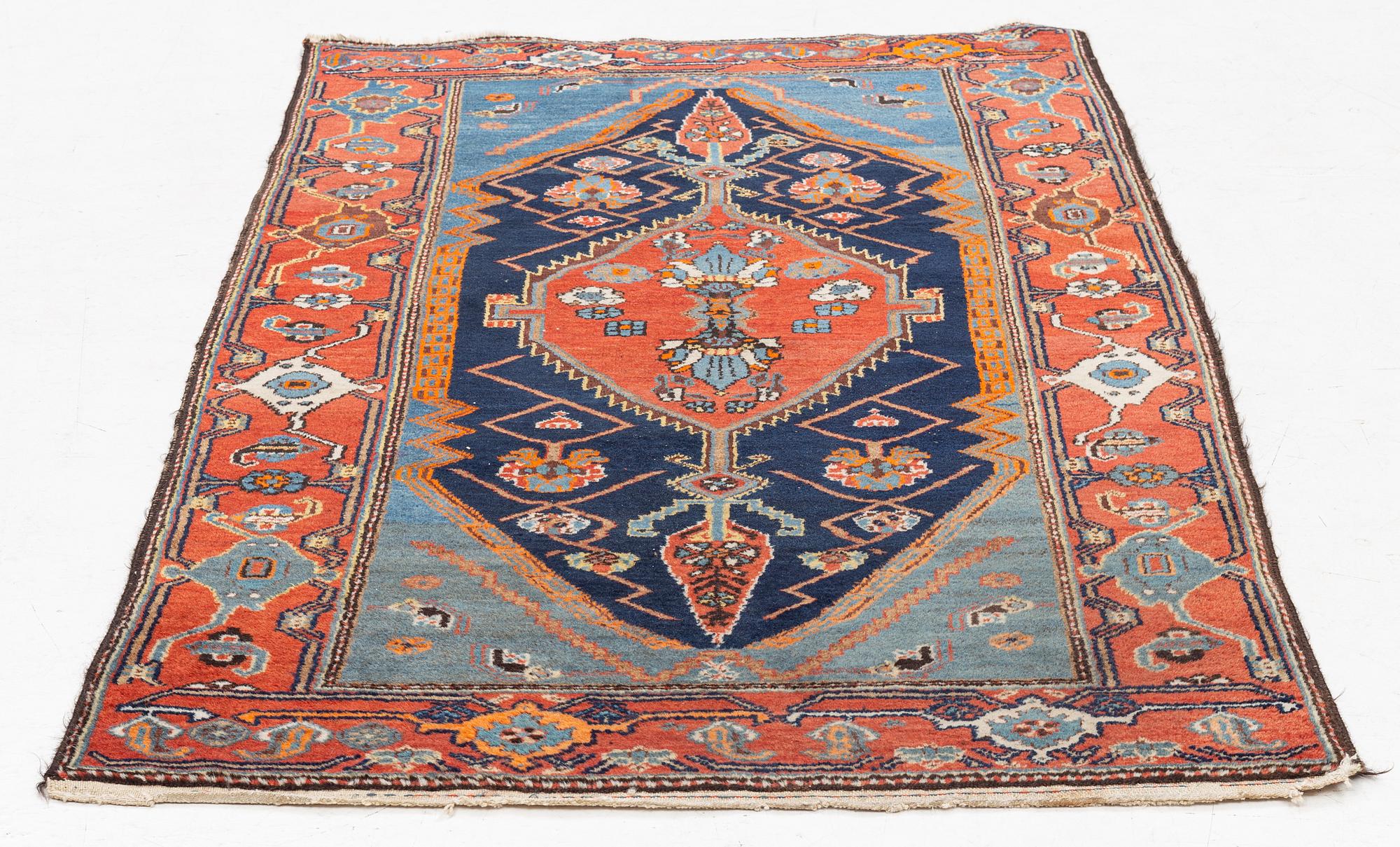 Matta, Hamadan, ca. 178 x 108 cm.