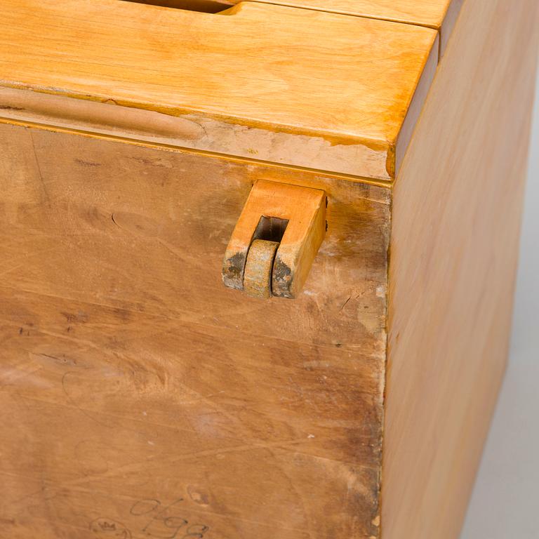 Aino Aalto, A 1930's 'B96' drawer unit for O.Y. Huonekalu- ja Rakennustyötehdas A.B. Finland.