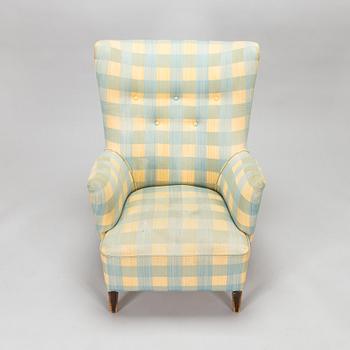A 1950's arm chair.