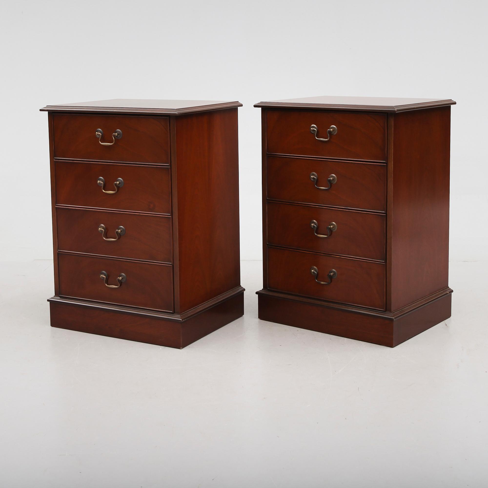 BYRÅER, 1 par, England, 1900-talets andra hälft.