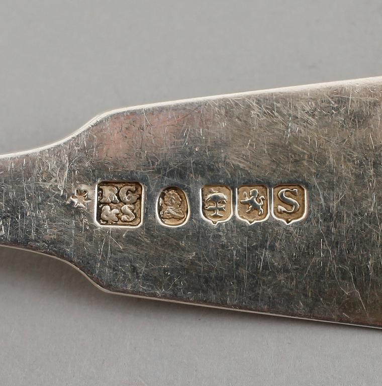 RAGUSKED SAMT SÅSSLEV, silver, bl a England. Vikt ca 180 gram.