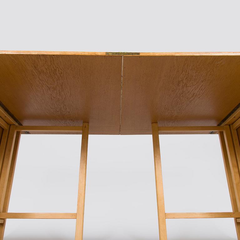 Bruno Mathsson, A 1940s / 1950s oak and birch "Maria flap" folding table for Mathsson International Värnamo.