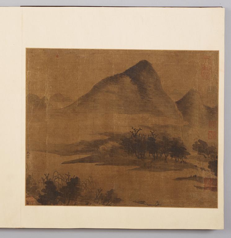 A fine album titled "Song Yuan ji jin ce", with 12 paintings, presumably Qing dynasty, 17/18th Century.