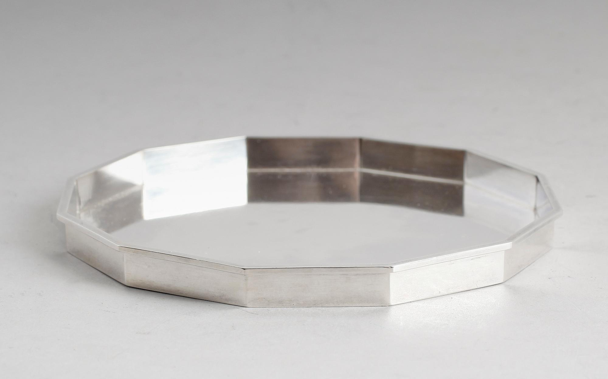BRICKA, silver, Wiwen Nilsson, Lund 1972. Vikt ca 186 gram.