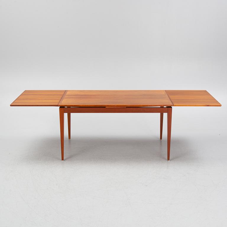 Matbord, troligen Danmark, 1900-talets andra hälft.