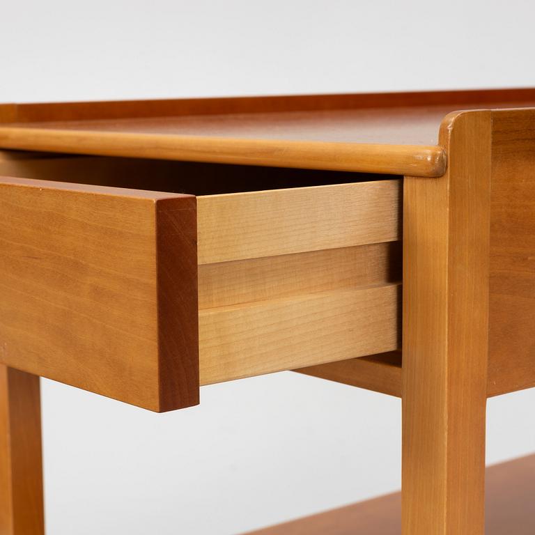 Josef Frank, a pair of model 914 bedside tables, Firma Svenskt Tenn, after 1985.