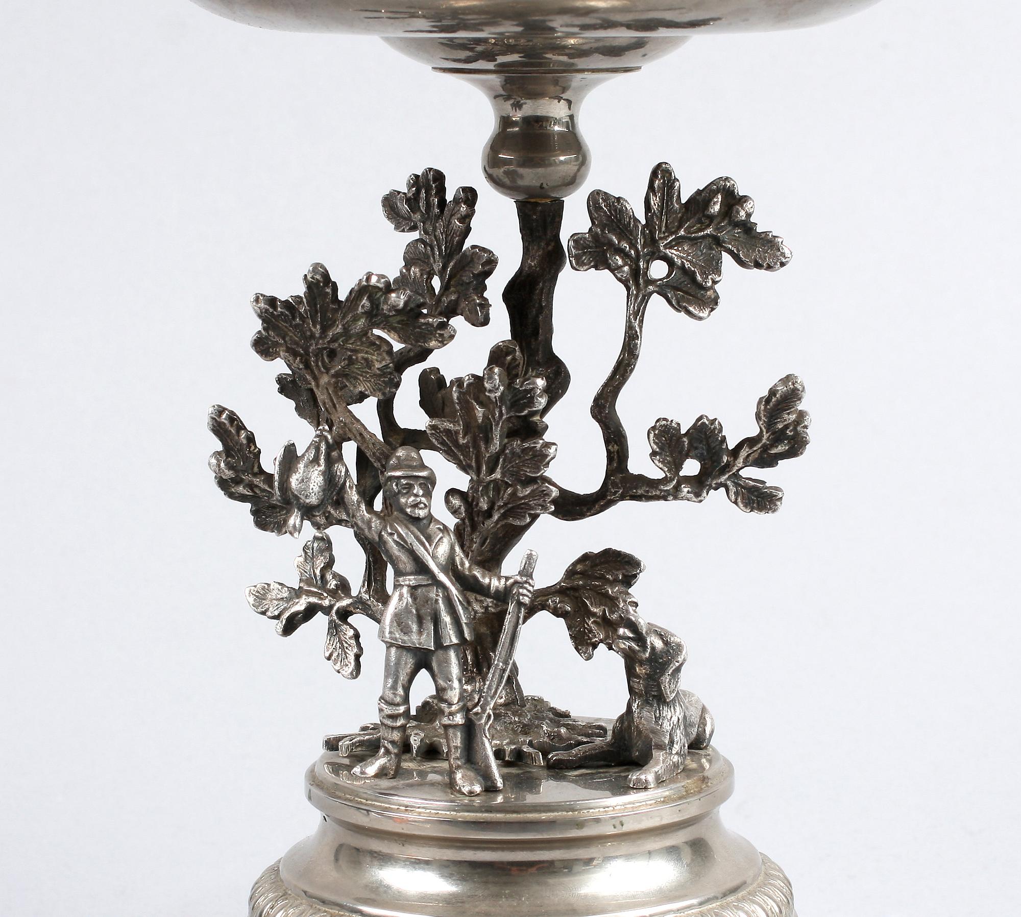 SKÅLFAT PÅ FOT, nysilver, omkr 1900.