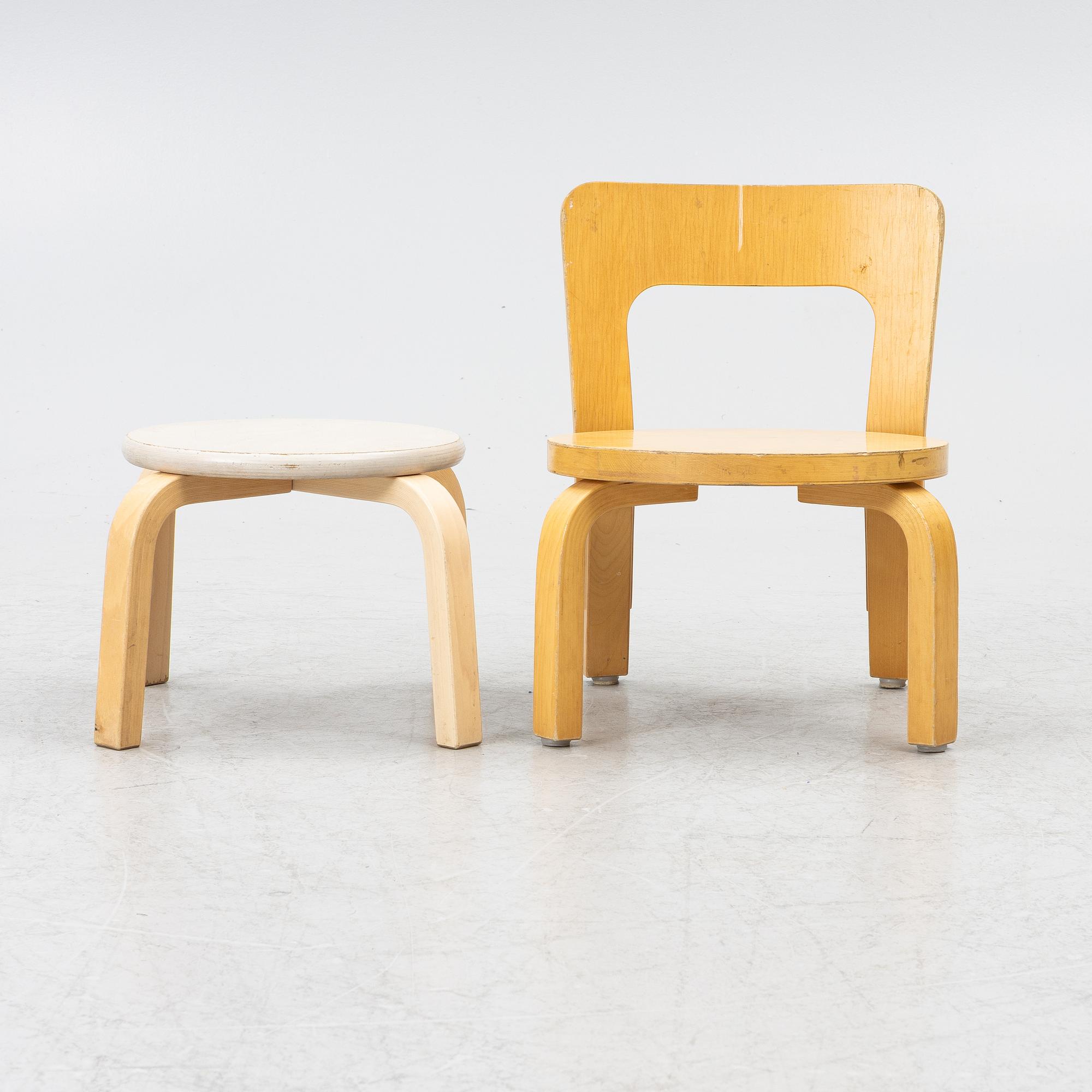 Alvar Aalto, barnstolar, 4 st + 2 pallar, Artek, Finland.
