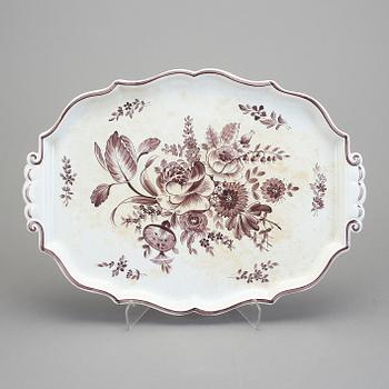 BRICKA, flintgods, Arthur Percy, Gefle Porslinsfabrik. Eugen Trosts målarsignatur och datering 1947.