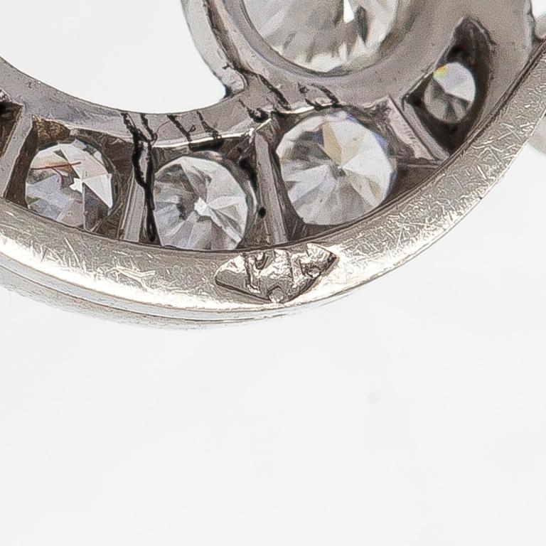 A.Tillander, brosch, platina, briljantslipade dimanter tot ca 2.11 ct och odlad pärla.