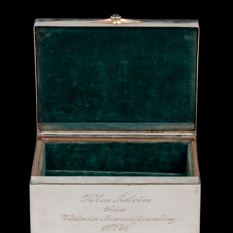 SKRIN samt CIGARETTSKRIN, silver, Sverige, 1923 resp Danmark, 1927. Tot vikt 714 g.