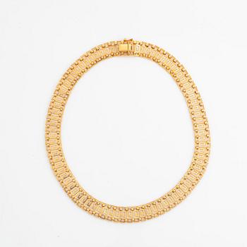 18K gold necklace.