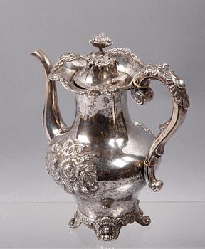 KAFFEKANNA, silver, nyrokoko, Christopher Creutz, Stockholm 1861. Vikt 632 gram.
