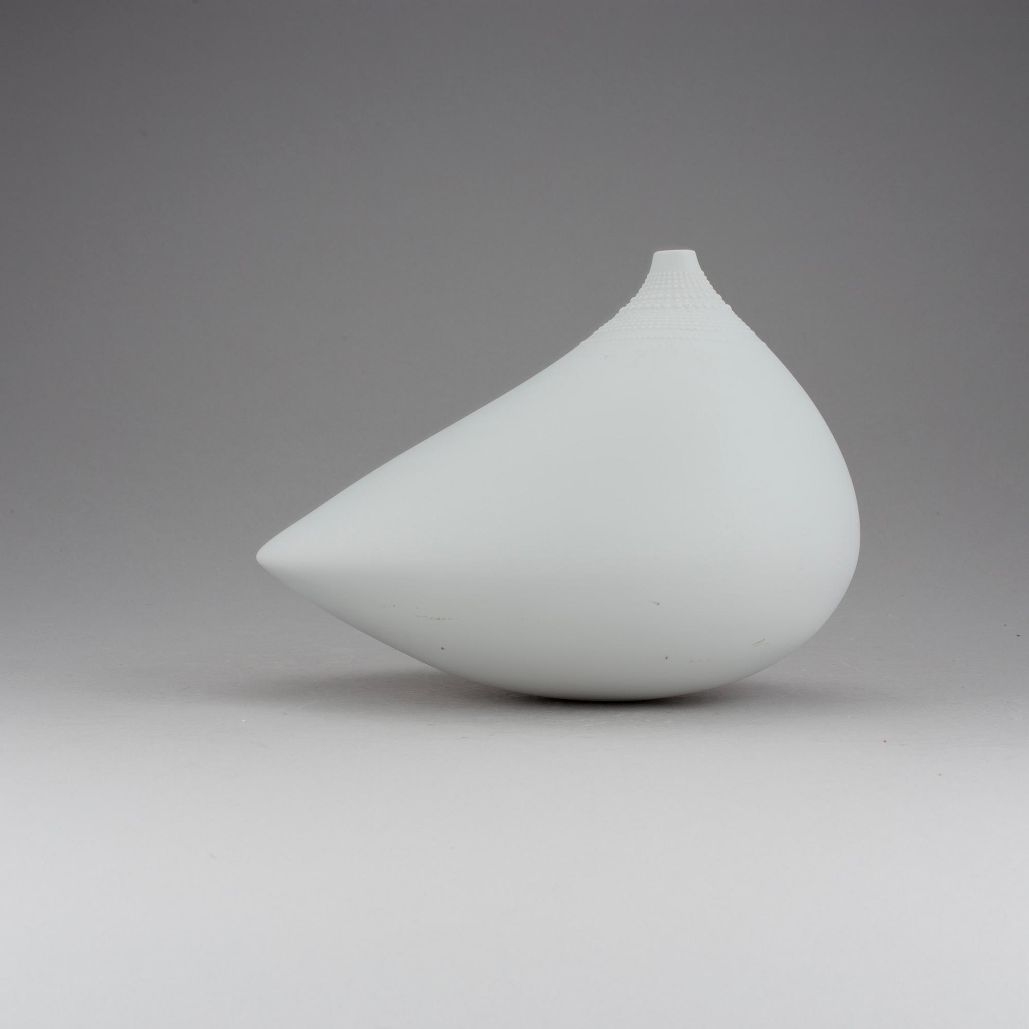 VAS, porslin "Pollo", design Tapio Wirkkala, Studio-Line Rosenthal, limited edition 2012.