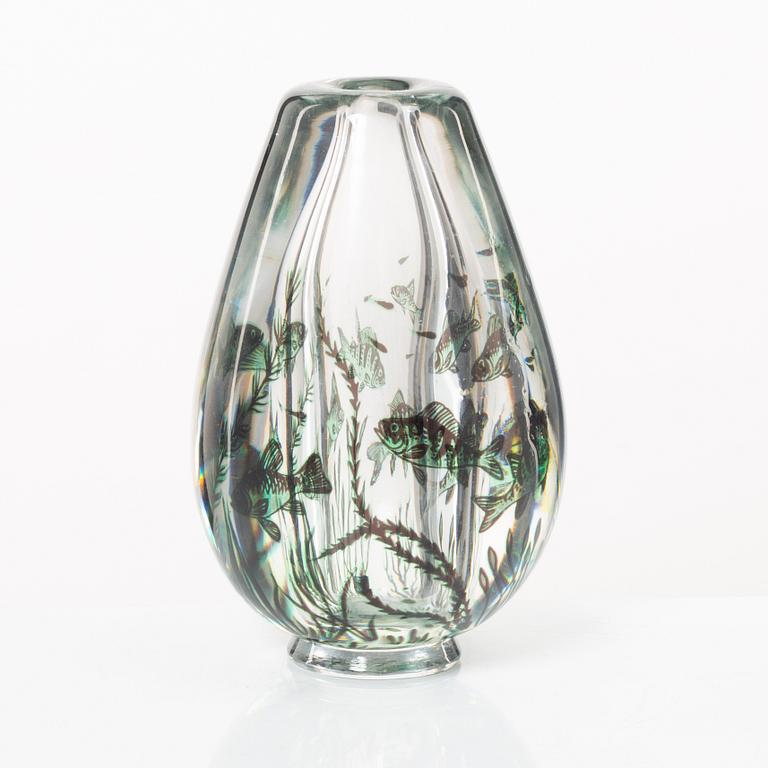 Edward Hald, "Fiskgraal" glass vase, Orrefors, Sweden, signed.