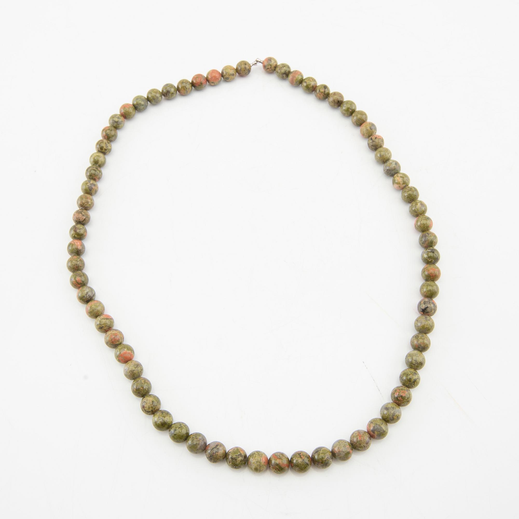 Ole Lynggaard, 5 collier med lås 18K vitt och rött guld och runda briljantslipade diamanter.