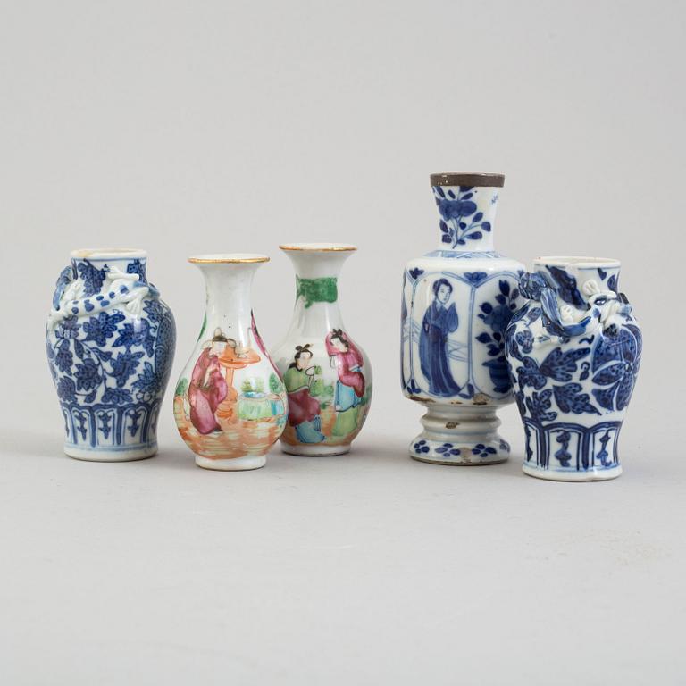 FIVE SNUFF BOTTLES/VASES, porcelain, China, 20th century.