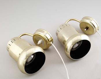 VÄGGLAMPOR, 1 par samt BORDSLAMPA, 1900-talets andra hälft.