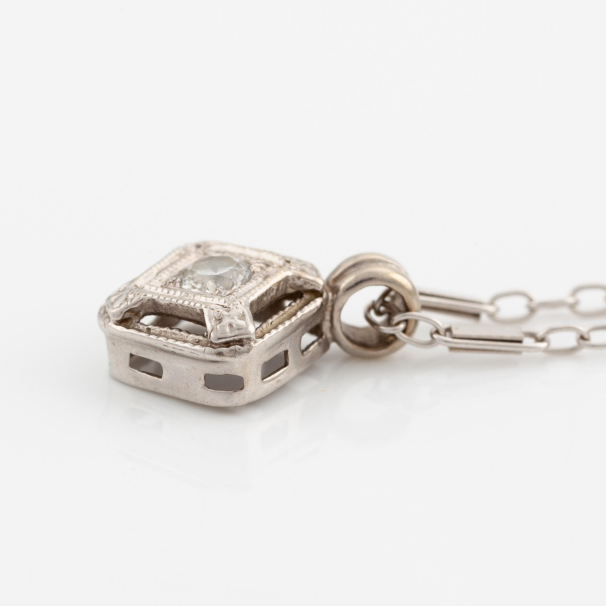 Pendant, 14K white gold with brilliant-cut diamond, with chain.