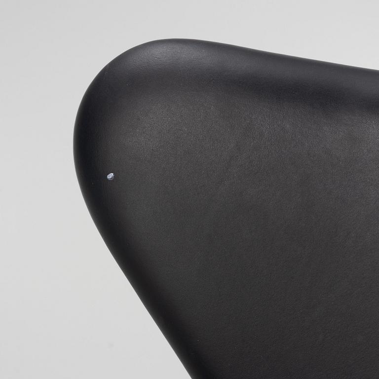 Arne Jacobsen, chairs, 6 pcs, Series 7 by Fritz Hansen, Denmark, dated 2016.