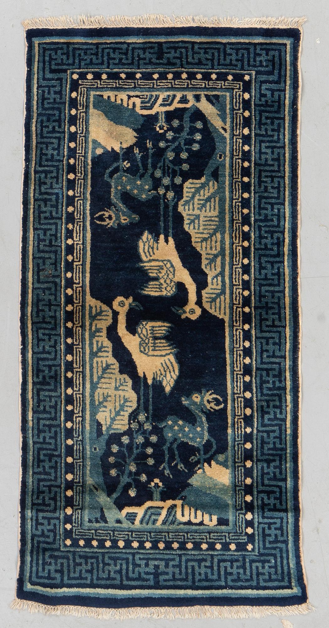 Matta, semiantik Baotou, figural, ca 130 x 64 cm.