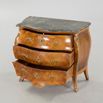 A rococo chest of drawers by Johan Jacob Eisemblätter, Stockholm 1760- 1813.