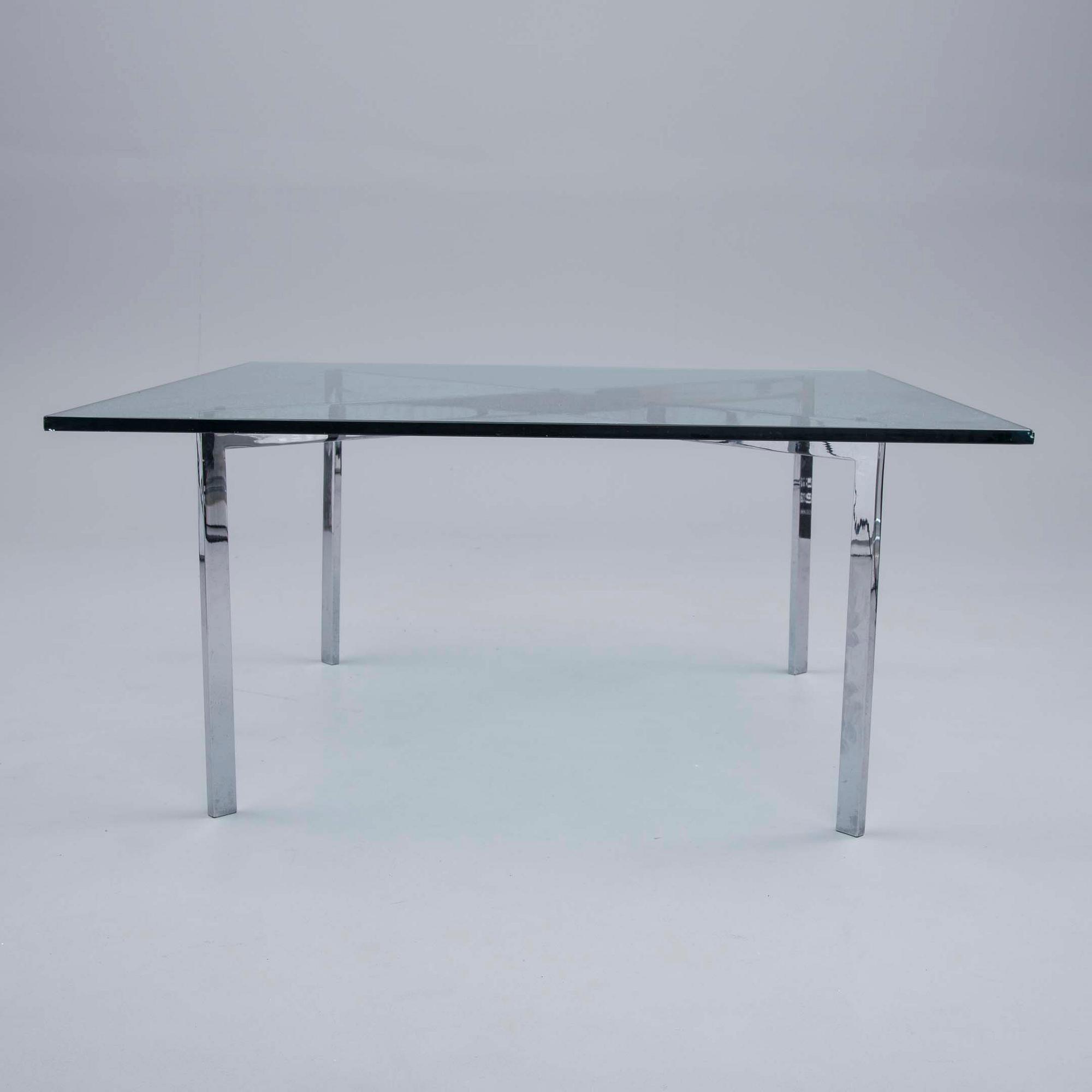 SOFFBORD, "Barcelona", Mies van der Rohe, modellen formgiven år 1929.