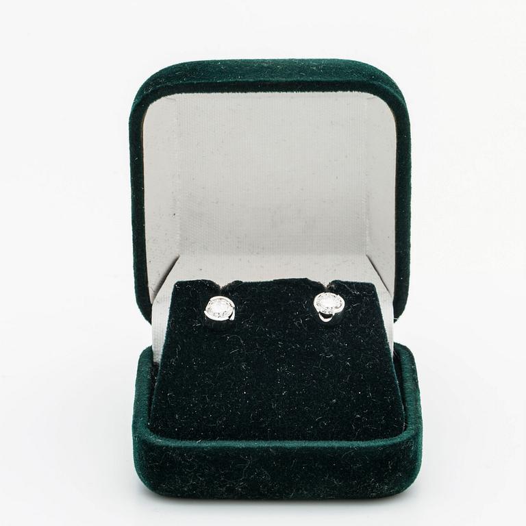 ÖRHÄNGEN 18K vitguld m 2 briljanter ca 1 ct totalt, ca H VS.